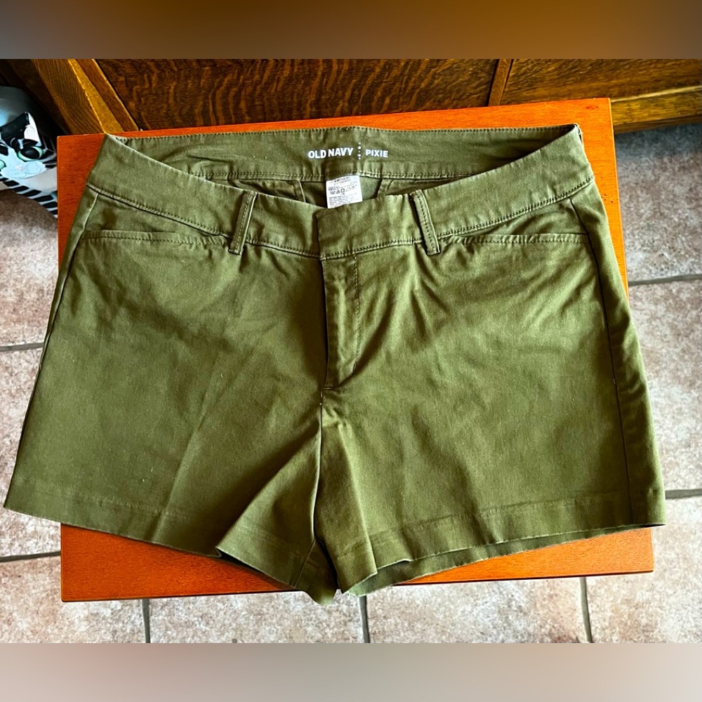 Womens Old Navy Pixie Shorts Size 8 Regular #2306